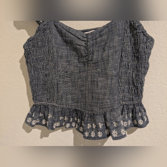 Cleobella Chambray Daisy Floral Flutter Sleeve Smocked Ruffle Top Coquette - Picture 6 of 8